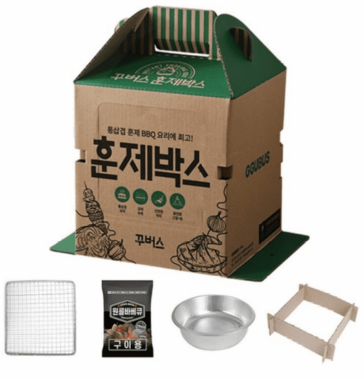 바베큐 준비, 이제 한숨 대신 미소! 꾸버스 훈제박스, 올인원 종이박스 그릴! 훈연향 & 직화구이, 간편 점화 숯 (1시간 30분 화력!)으로 설거지 해방 & 완벽 불맛! 바베큐 초보도 OK