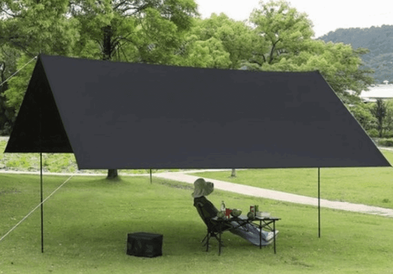 압도적인 블랙 그늘! 코멧 캠핑 타프, 햇빛/자외선 차단 & 내부 온도 낮춤! 450x435x270cm 특대형으로 ‘우리 가족 아지트’ 탄생! 캠린이 필수템 ‘쉬운 설치